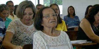 Idosa vence depressão e conclui pós-graduação aos 95 anos