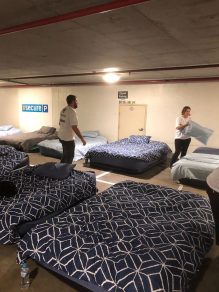 sabiaspalavras.com - Estacionamento torna-se em refúgio seguro para sem-abrigos à noite