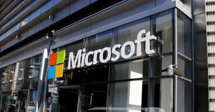 Falha em software da Microsoft interrompe voos, impacta bancos e redes de TV no mundo todo