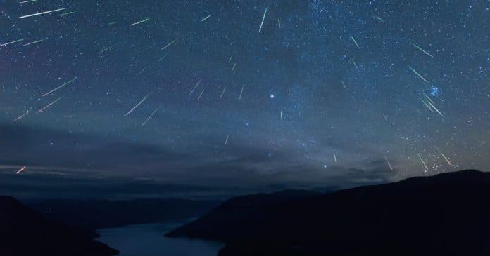 É HOJE: Prepare-se para o pico da chuva de meteoros Delta Aquáridas Sul