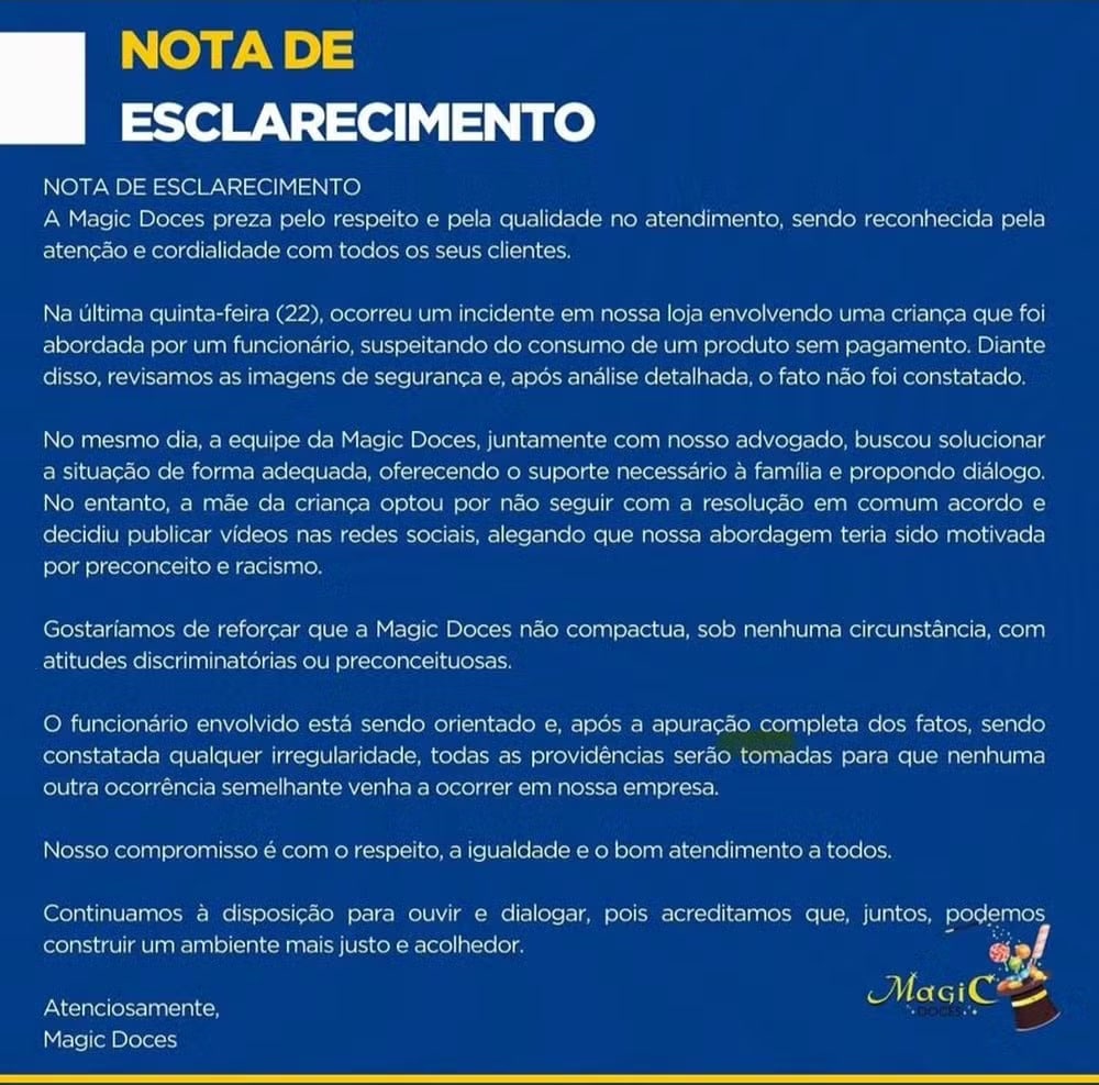 sabiaspalavras.com - Vídeo: Menino negro de 7 anos é acusado injustamente por gerente de loja de comer bolachas sem pagar: “Não roubei não"