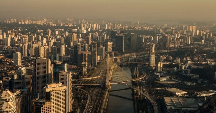 São Paulo lidera ranking mundial de poluição e a única com ar “insalubre” para todos