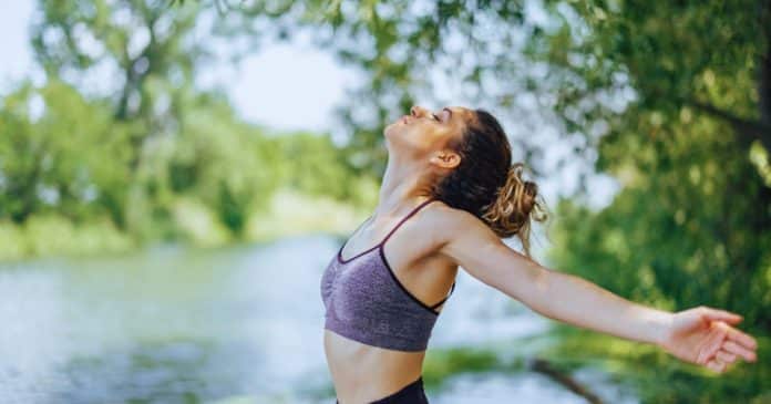 Como se livrar de toda energia negativa da sua vida e abrir espaço para positividade