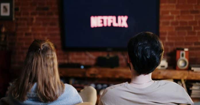 Truque simples que poucos sabem para desbloquear mais filmes e séries na Netflix