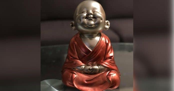 É isso o que acontece quando compartilhamos a imagem do “Buda Sorridente”, de acordo com a cultura japonesa