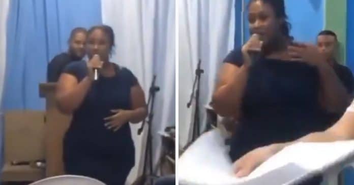 VÍDEO: Esposa de pastor expõe traição durante culto e gera tumulto